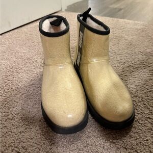 UGG Sherpa with plastic shoes